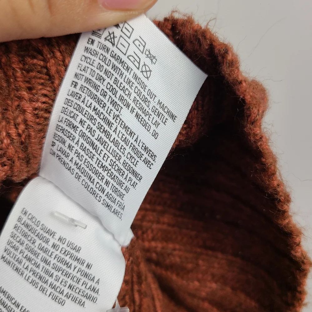 American Eagle Cropped Warm Brown Knit Tortoise Shell Button Up Cardigan Sweater